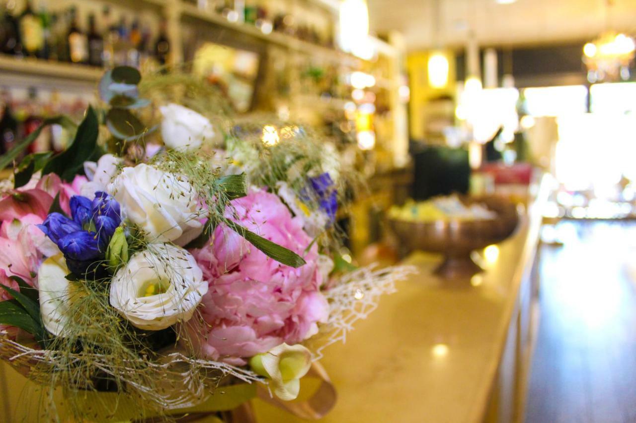 ลา ฟิเนสตรา ซุล กานาเล Bed & Breakfast โบโลญญา ภายนอก รูปภาพ