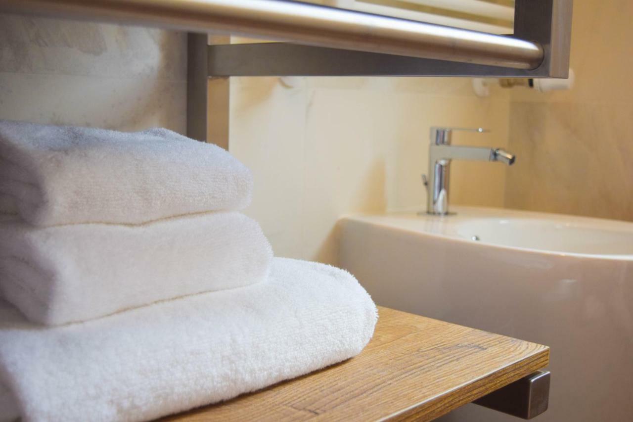 ลา ฟิเนสตรา ซุล กานาเล Bed & Breakfast โบโลญญา ภายนอก รูปภาพ